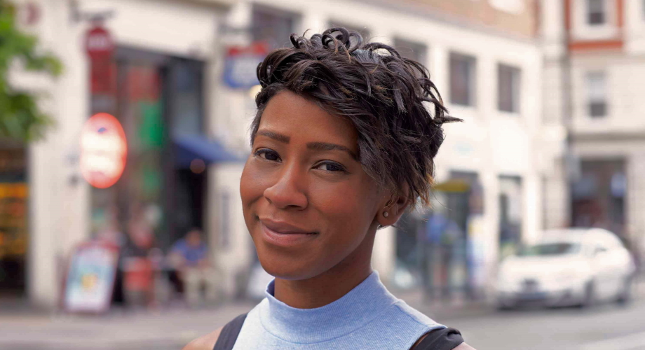 Easy Tips for Curling Short Hair : Schooled the Play Easy Tips for Curling Short Hair : Schooled the Play