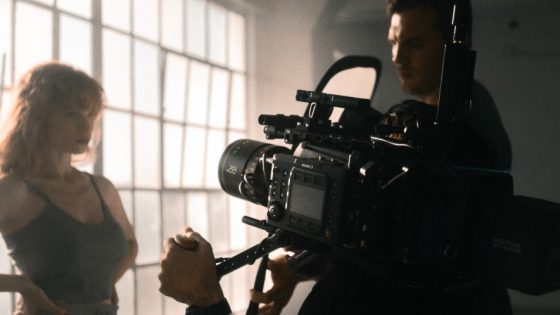 Differences Between Stage Acting and Film Acting